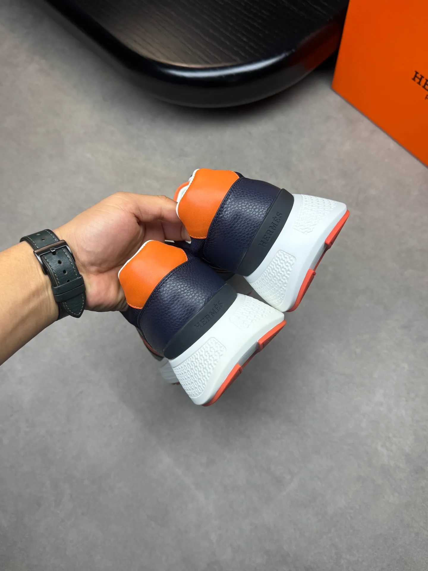[HERMES] Hermès men's shoes 💰520💰 - high-end quality original items 🔍🔍🔍 casual sports shoes - upper: 🔝 pebbled calfskin, brand high mercerized canvas, body sewn with brand ´H´ totem, tongue brand logo cloth label - lining: water-dyed cowhide -Outsole: Ultra-light T men's shoes 💰U foam·rubber; two-color molded outsole -Ultra-high quality control·Fine workmanship: highlighted (high-end·luxury·grade) -Size: 39-44 (38, 45, can be customized)